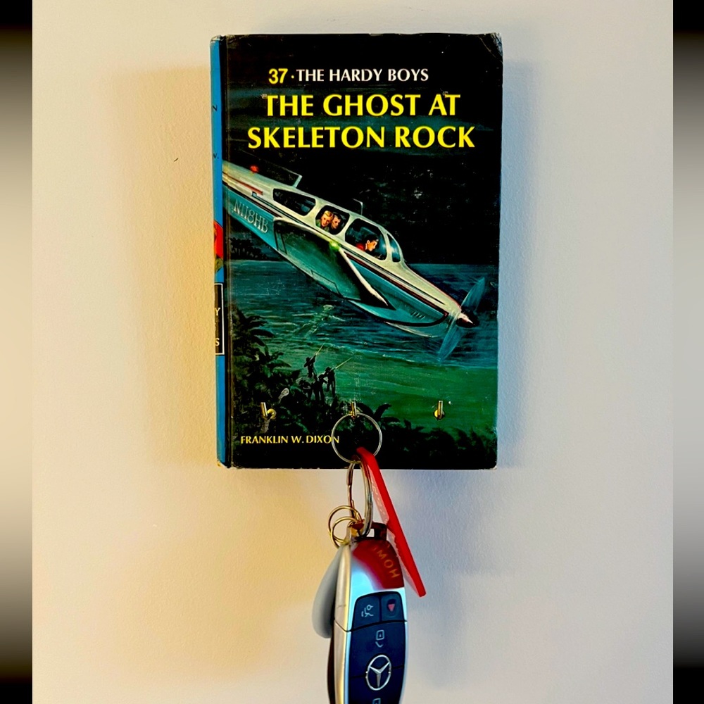 Hardy Boys book key rack